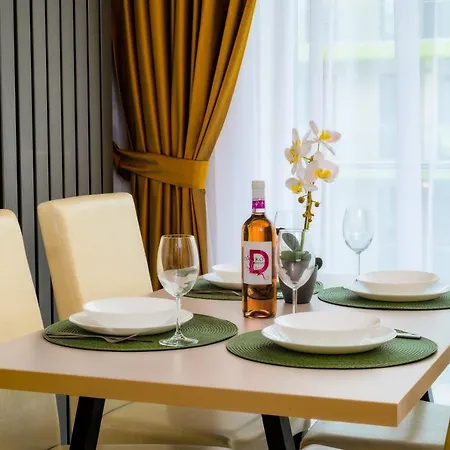 Andreas - Pool & شقة