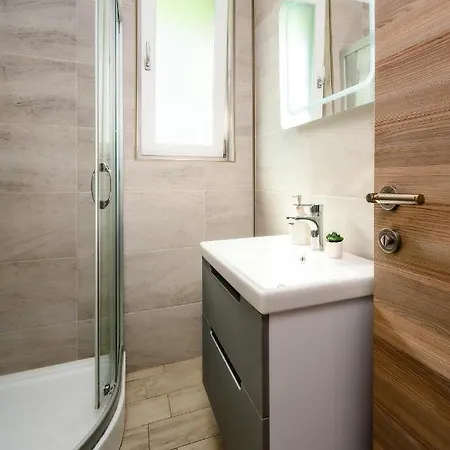 Andreas - Pool & شقة *