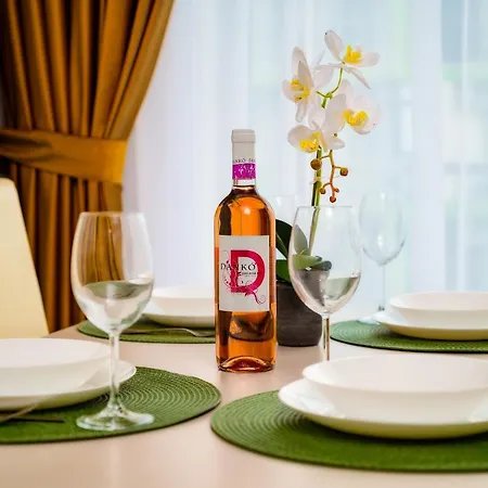 Andreas - Pool & شقة Năvodari