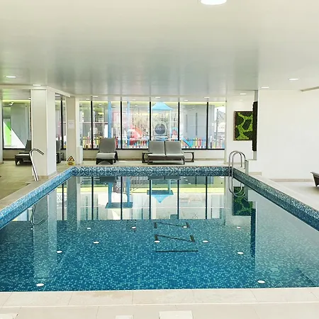 Andreas - Pool & *